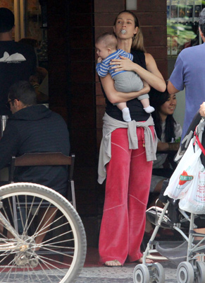 Luana Piovani comemora bagunça feita pelo filho, Dom