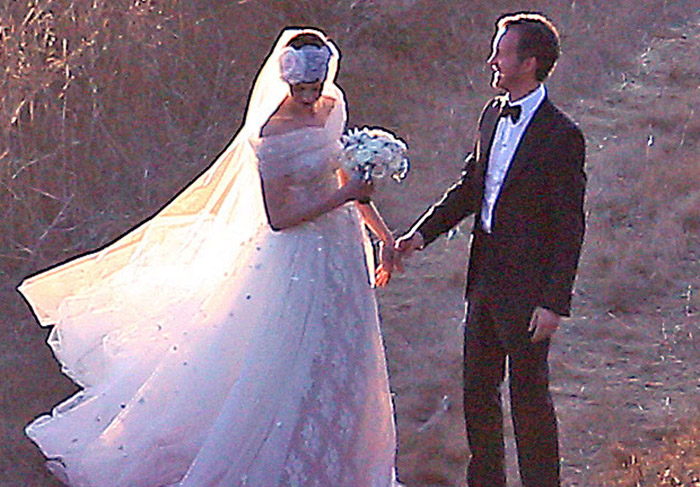  Veja as fotos oficiais do casamento de Anne Hathaway