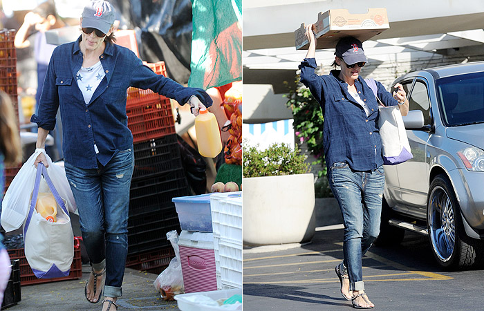 Jennifer Garner deixa mercado com caixa de tomates na cabeça