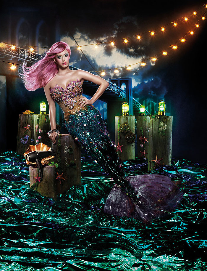 Katy Perry ataca de sereia em ensaio fotográfico