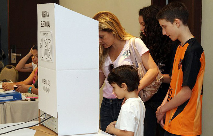 Carminha vai às urnas, no Rio