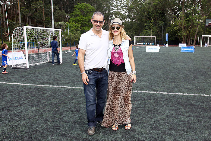 Floriano Peixoto e Christine Fernandes olharam seu filho jogar durante o tempo inteiro