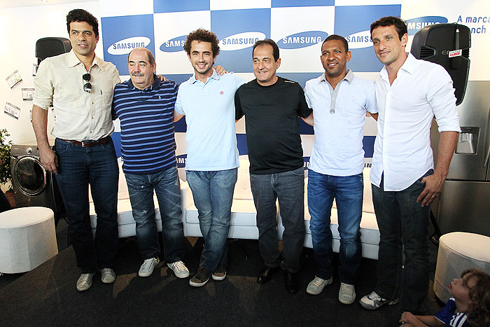 Raí, Rivelino, Felipe Andreolli, Muricy Carvalho, Djalminha e Belletti fizeram um debate antes do treinamento