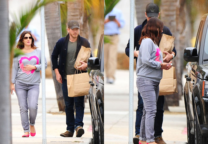  Drew Barrymore deixa seu bebê em casa para ir buscar almoço para a família Em Ofuxico