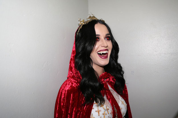 Katy Perry curte festa à fantasia de seu aniversário com John Mayer