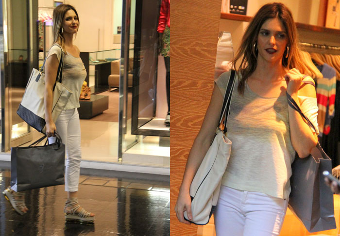  Fernanda Lima usa batom ousado para ir às compras no Rio