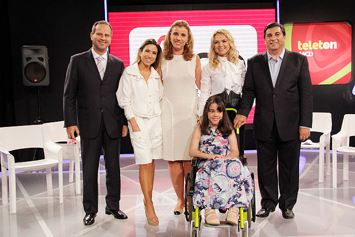 José Roberto Maciel, Patrícia Abravanel, Regina Velloso, Eliana, Carlos Nascimento e Isabela