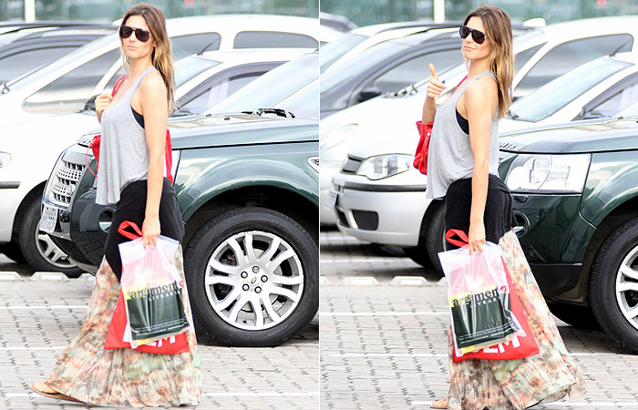 Fernanda Lima volta a fazer compras no shopping