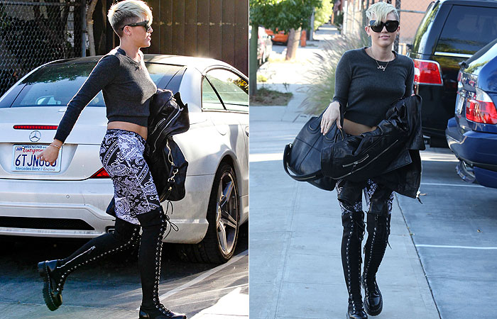 Toda estilosa, Miley Cyrus chega em estúdio de gravação