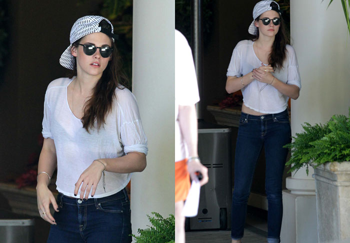Kristen Stewart usa blusinha com transparência em Beverly Hills