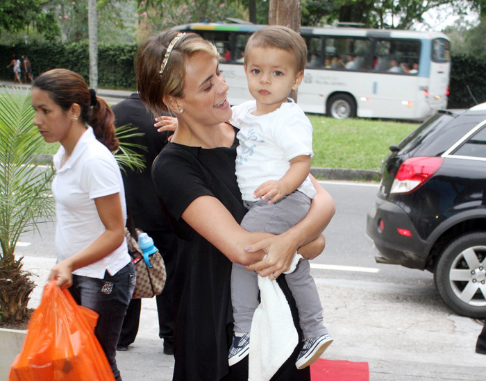 Juliana Silveira levou seu filho Bento, de um ano e três meses 