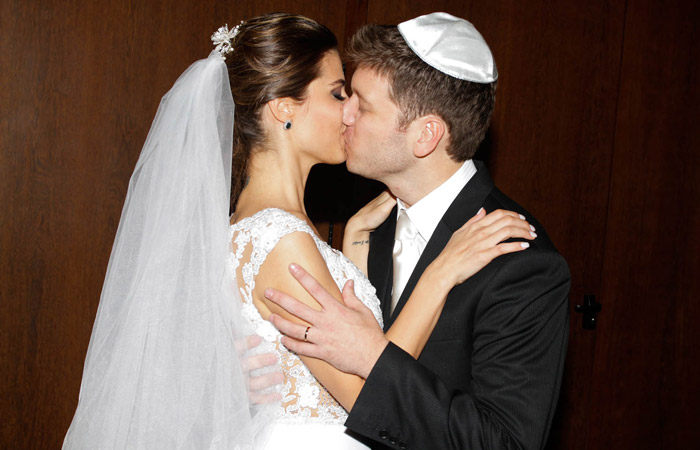 Daniel Zukerman e Mama Maluf se casam em cerimônia judaica, em SP Ofuxico