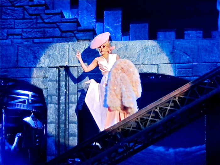  Detalhes e curiosidades do show Lady Gaga - Born This Way Tour
