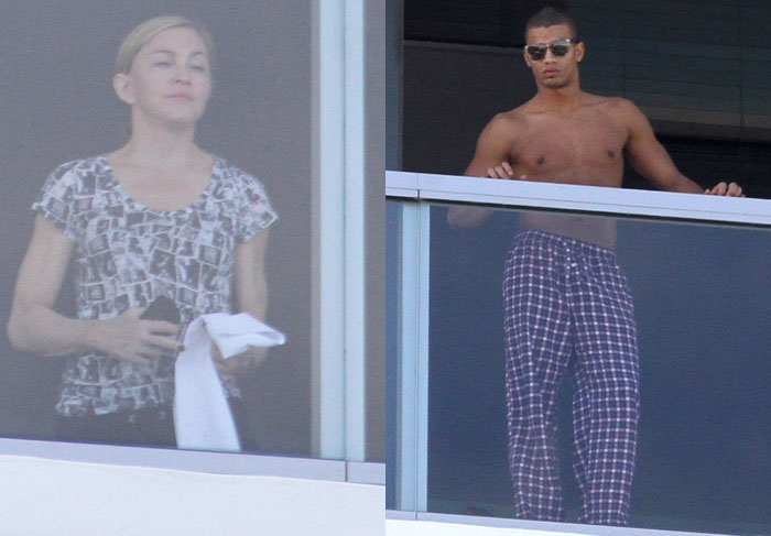 Com namorado, Madonna surge sem maquiagem em varanda de hotel