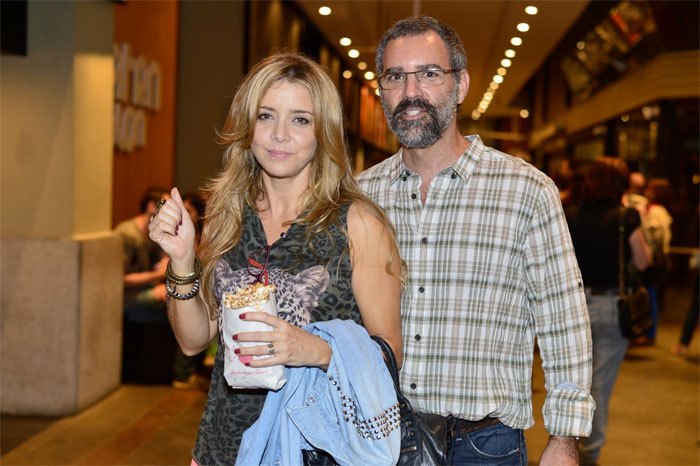 Christine Fernandes e Floriano Peixoto vão ao teatro no Rio