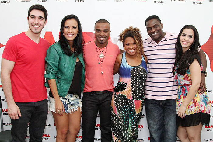 Participantes do The Voice Brasil, junto com Alexandre Pires e Jacaré