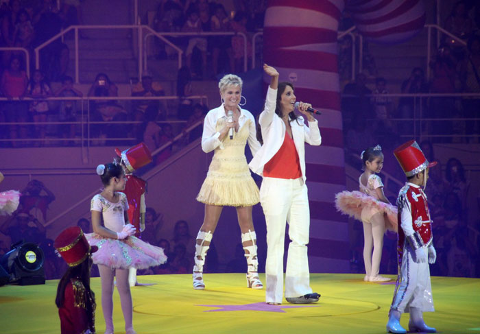 Xuxa abre show de Natal com Ivete Sangalo