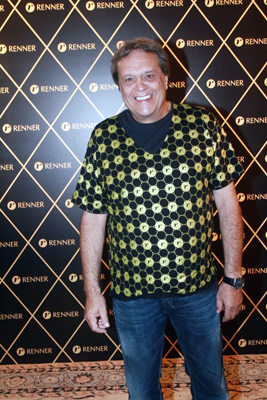 O diretor Dennis Carvalho