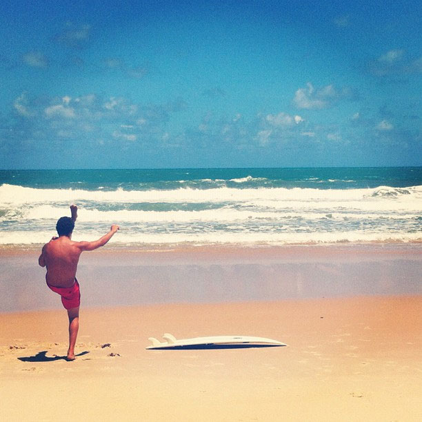 José Loreto posta foto em praia do Rio Grande do Norte