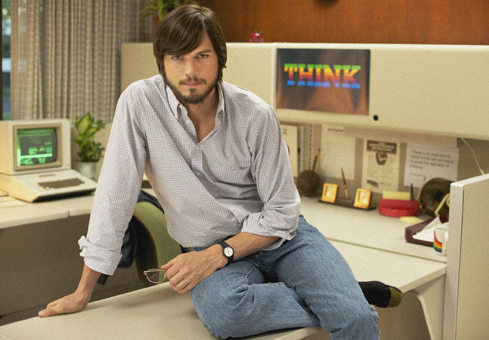 Veja Ashton Kutcher como Steve Jobs em foto oficial de filme