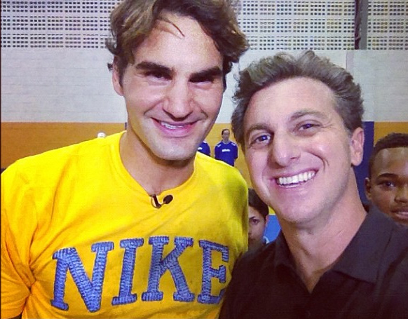 Luciano Huck entrevista Roger Federer em São Paulo