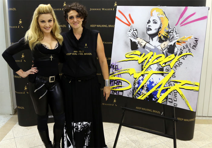 Madonna encontra grafiteira brasileira que fez capa de seu novo single