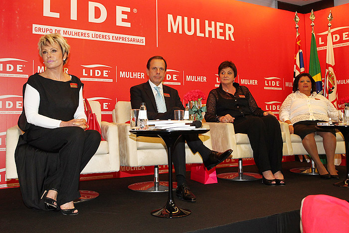 Ana Maria Braga dá palestra em evento de São Paulo
