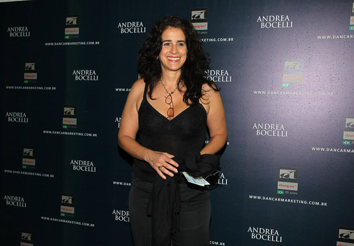 Sandy brilha no show de Andrea Bocelli em São Paulo