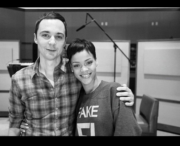 Rihanna está trabalhando com o astro da TV Jim Parsons