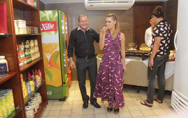 Carolina Dieckmann e Bruno de Lucca viram nome de iguarias em restaurante carioca