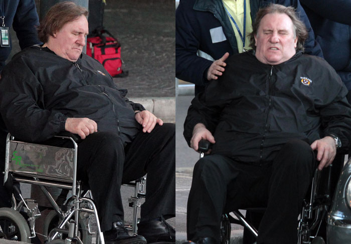 Gérard Depardieu chega em Roma em cadeira de rodas