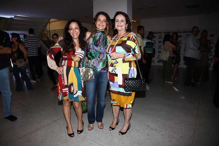 Bebel Gilberto com Claudia Abreu e Lucinha Araujo