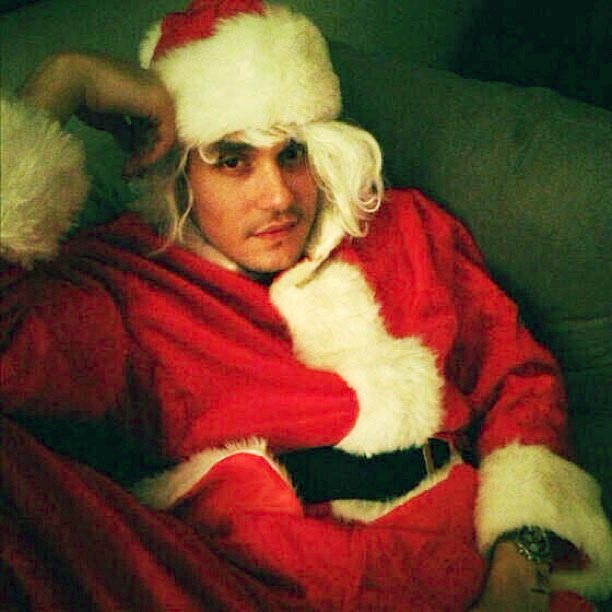 Katy Perry posta foto de John Mayer como Papai Noel