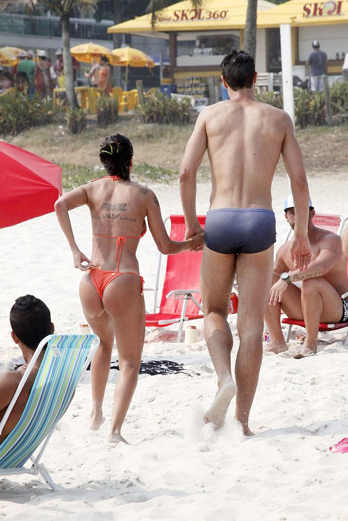 Lizi Benites curte dia de sol em praia do Rio. Veja as fotos!