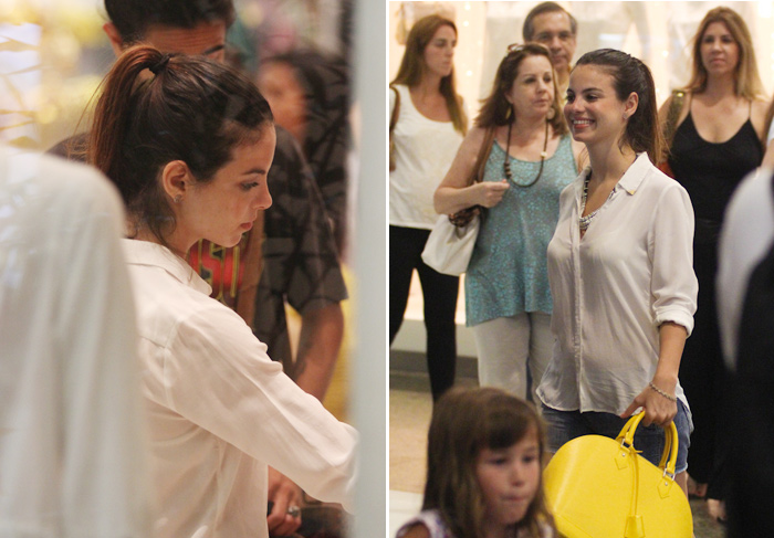 Sthefany Brito passeia sorridente por shopping no Rio