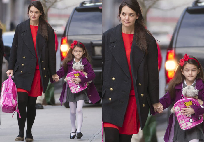 Katie Holmes leva Suri Cruise para a escola