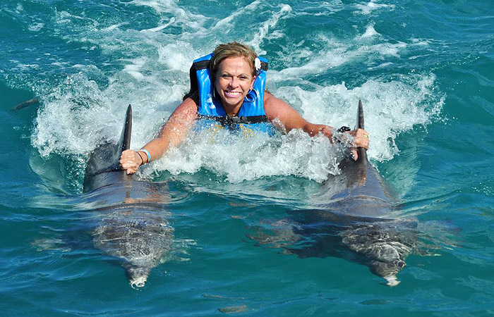 Christina Rocha curte últimos dias de férias em Cancun