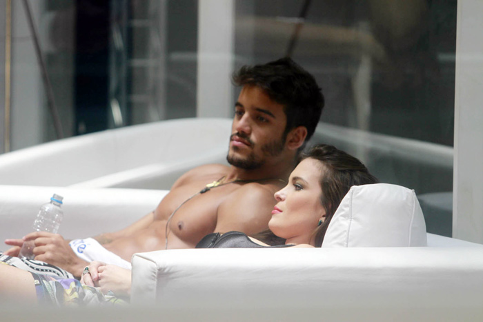 André e Kamilla batem papo