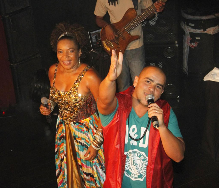 Margareth Menezzes canta com Rafah, do The Voice Brasil