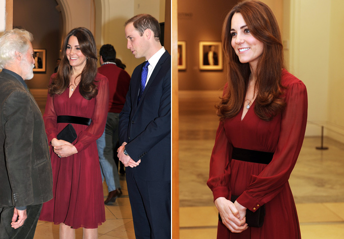  Kate Middleton exibe discreta barriga de grávida em visita à galeria