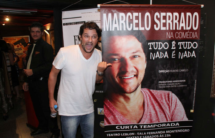 Malvino Salvador e Paulo Rocha assistem peça de Marcelo Serrado