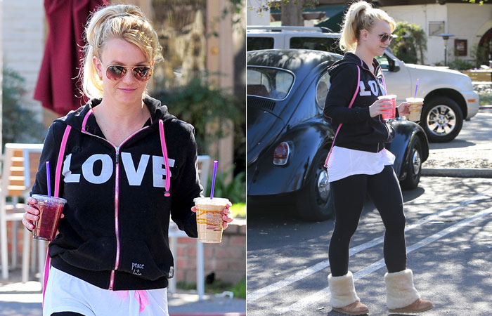 Britney Spears passeia sorridente por Los Angeles, após fim do noivado