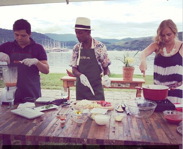 Angélica cozinha com Luiz Miranda e Gustavo Mendes em Paraty