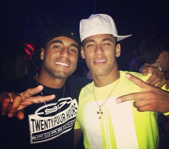 eymar posta foto ao lado do jogador Lucas Moura: 