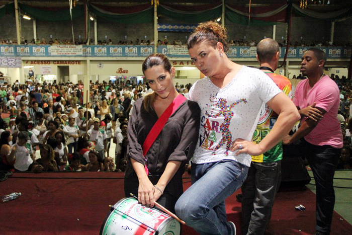 Cleo Pires e David Brazil no ensaio da Grande Rio 