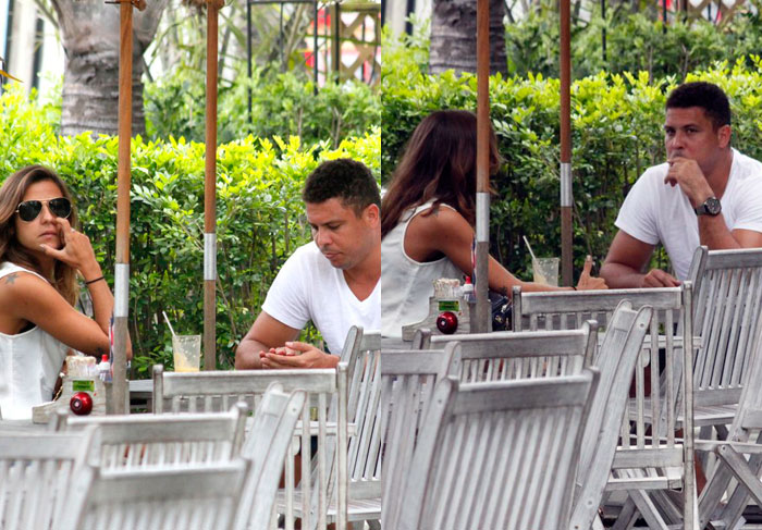 Ronaldo tem tarde de romance com a amada em restaurante carioca