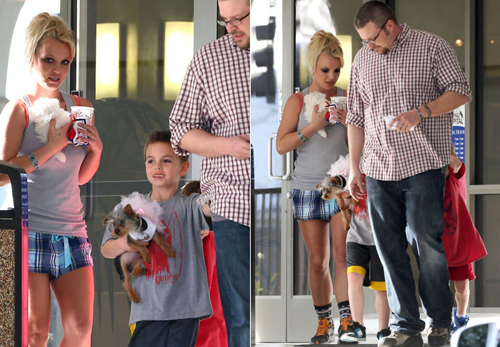 Britney Spears vai a hospital veterinário com seus pets e os filhos
