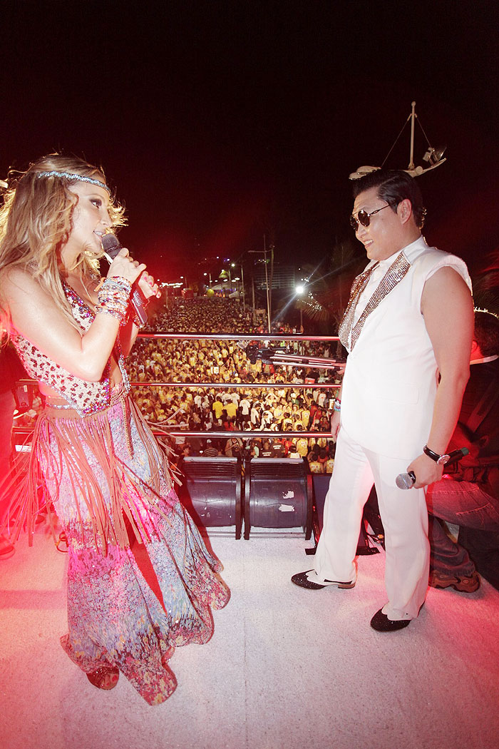  O Fuxico embarca no trio de Claudia Leitte em noite de Gangnam Style