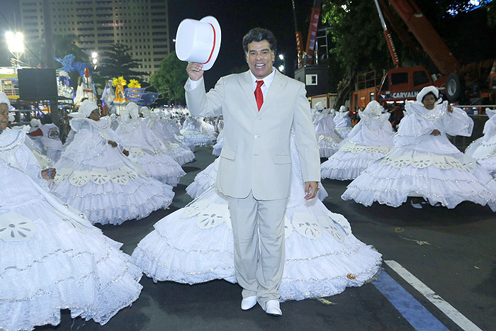 Rio de Janeiro: Maurício Mattar desfila pela União Parque Curicica