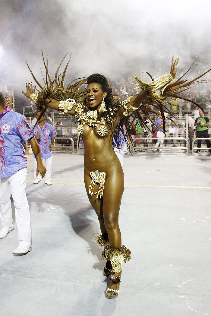 Confira como foi o desfile da Rosas de Ouro